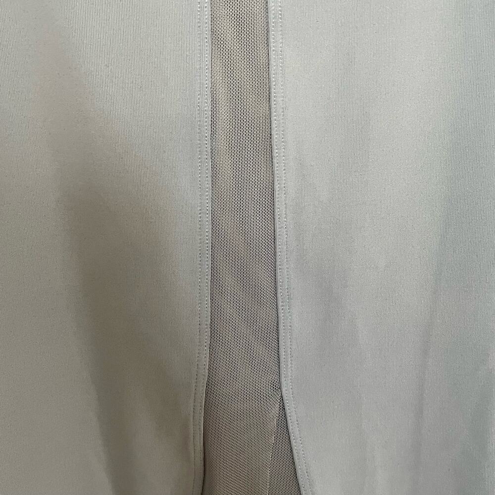 Halara Contrast Mesh Tee S Womens Split Back Short Sleeve Lightweight Athletic - Picture 4 of 6